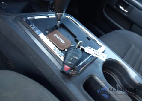 2014 Dodge Challenger Sxt z USA, uszkodzony, nr VIN 2C3CDYAGXEH176329